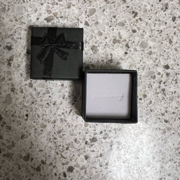 GUCCI Trademark Heart Ring - Picture 4 of 4